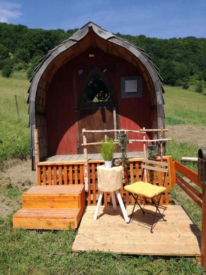 Zuruck Zur Natur - Urlaub Im Zirkuswagen, Sommeratelier Oder Schindelwagen Adenbach Extérieur photo