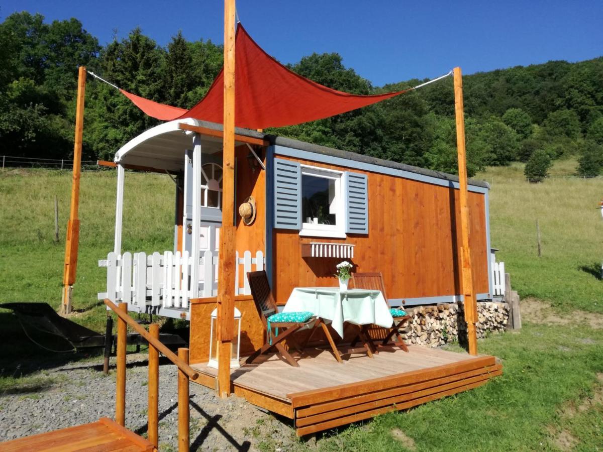 Zuruck Zur Natur - Urlaub Im Zirkuswagen, Sommeratelier Oder Schindelwagen Adenbach Extérieur photo