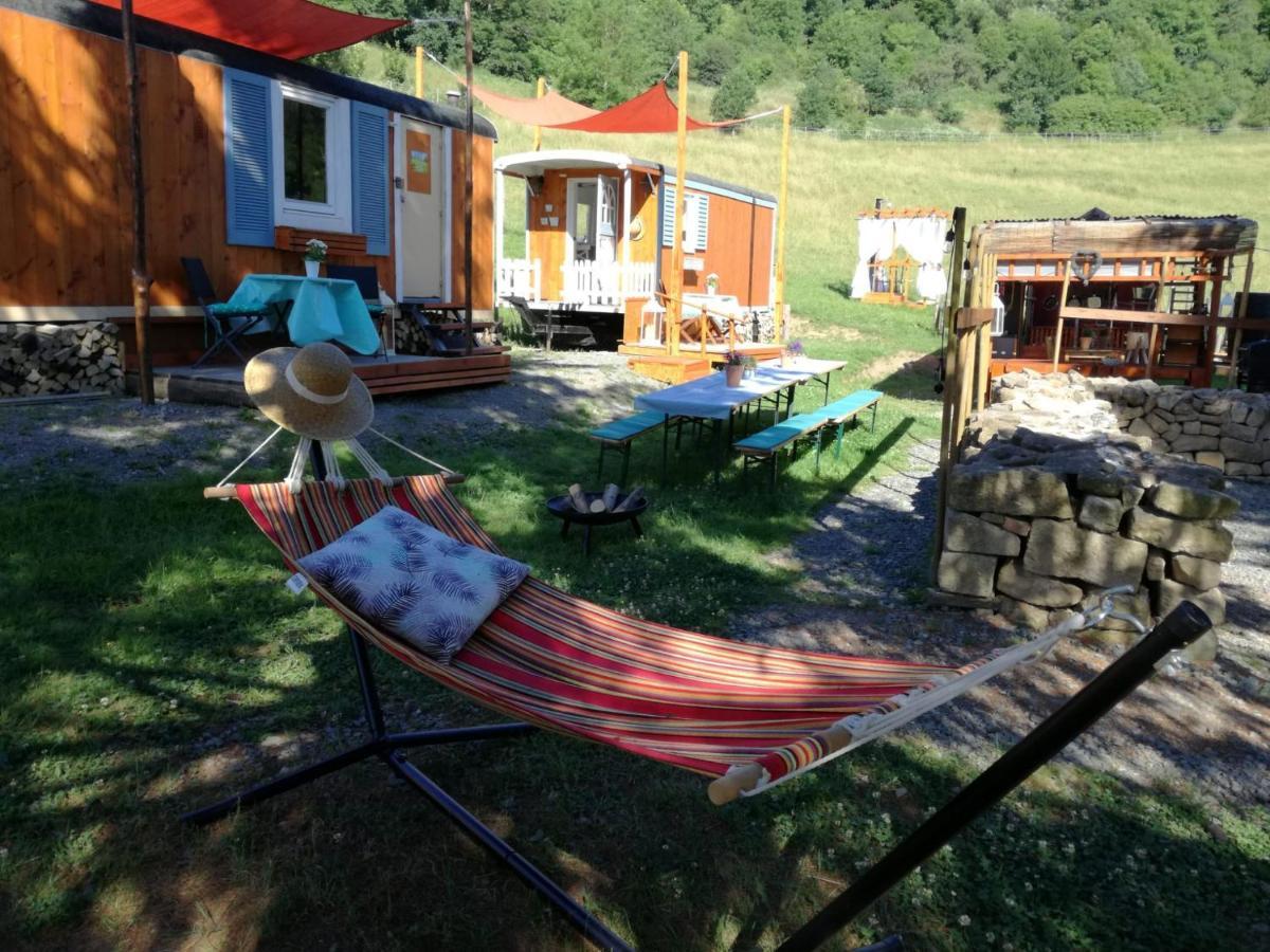 Zuruck Zur Natur - Urlaub Im Zirkuswagen, Sommeratelier Oder Schindelwagen Adenbach Extérieur photo